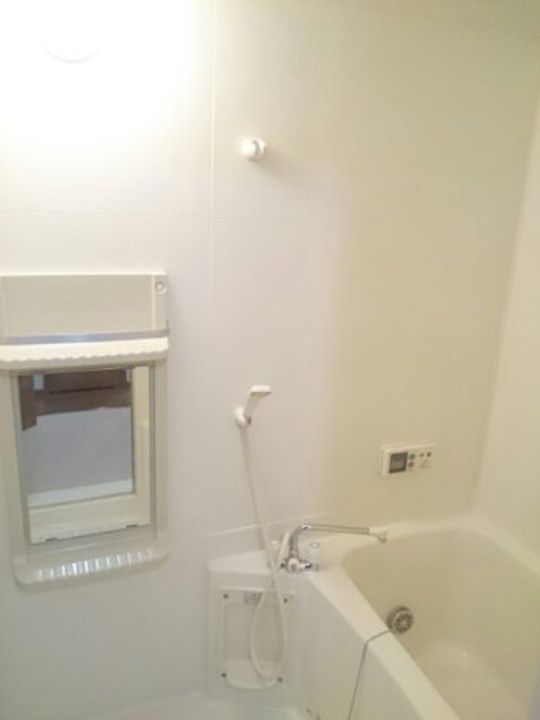 ヴェルテソレーユ Bの風呂