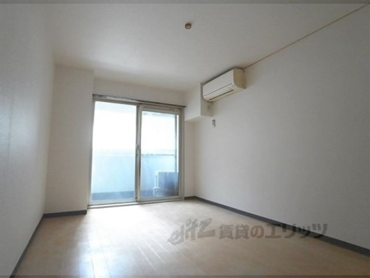 レジデンス西陣の居間