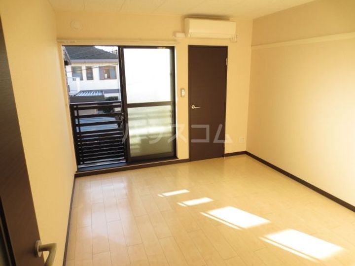 サンドエル天台の居間