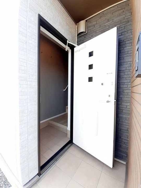 イーリスコートの玄関