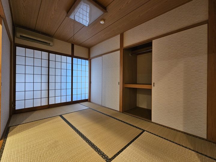 スズビルの居間