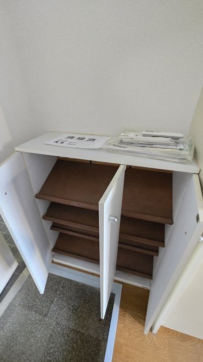 ハイツサンフローラの玄関