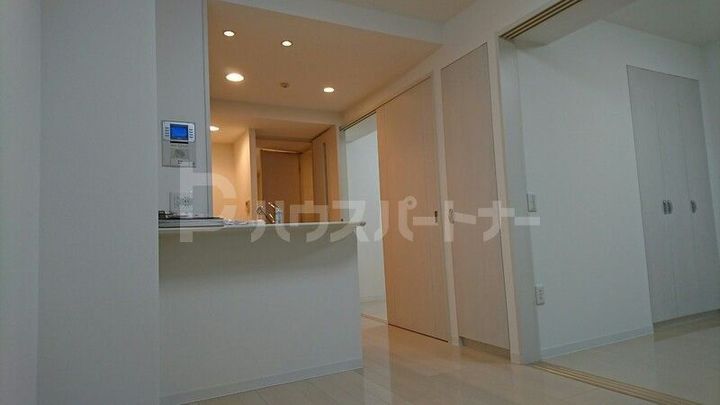 東京都足立区古千谷本町3(マンション)の賃貸物件の居間