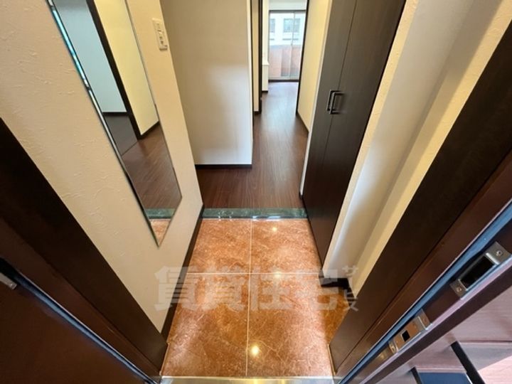 プレジオ本町の玄関