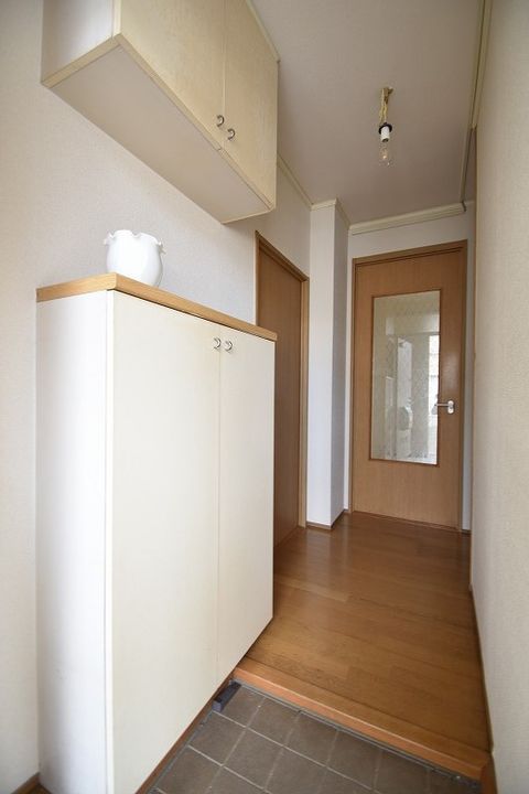 セルティア洋光 A棟の玄関