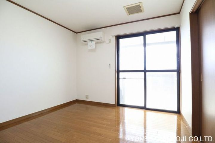 向日葵館の居間