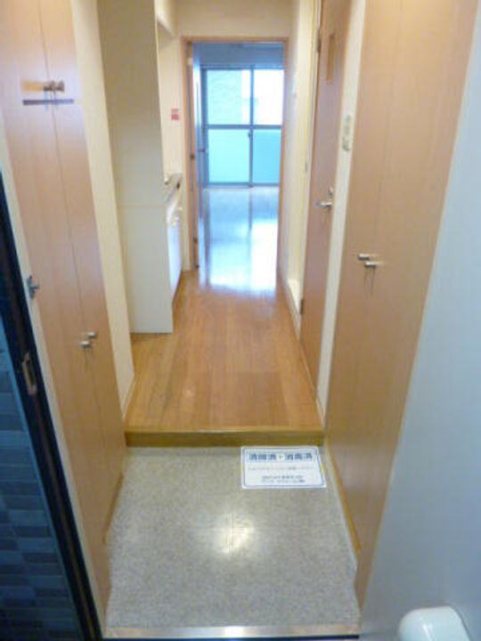 スカイコート文京白山の玄関