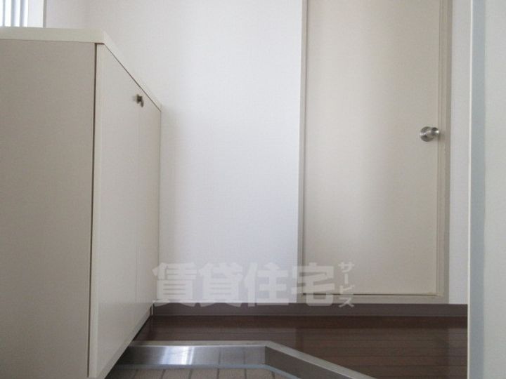大阪府茨木市中総持寺町(マンション)の賃貸物件の玄関