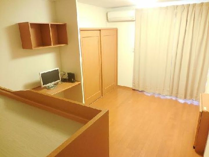 レオパレスオムの居間