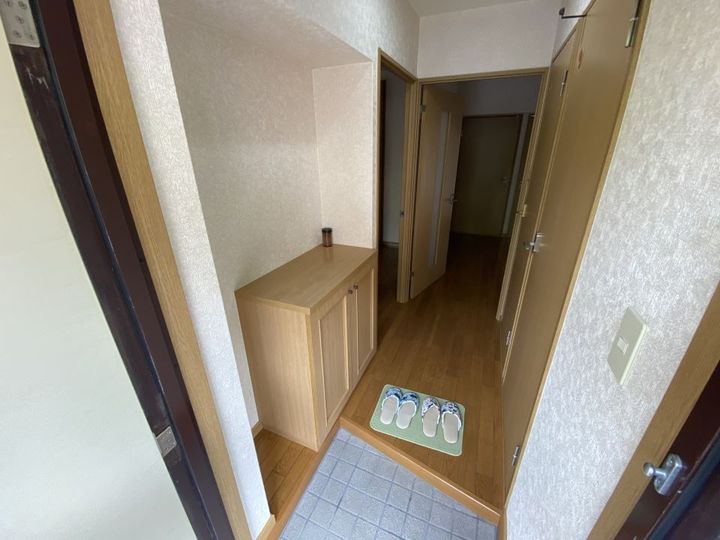 ローズハイツの玄関