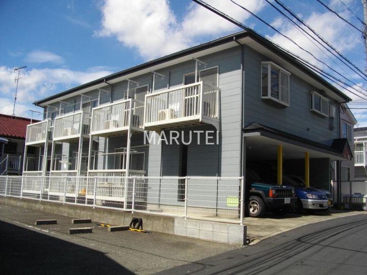 ウスタリアIIの外観