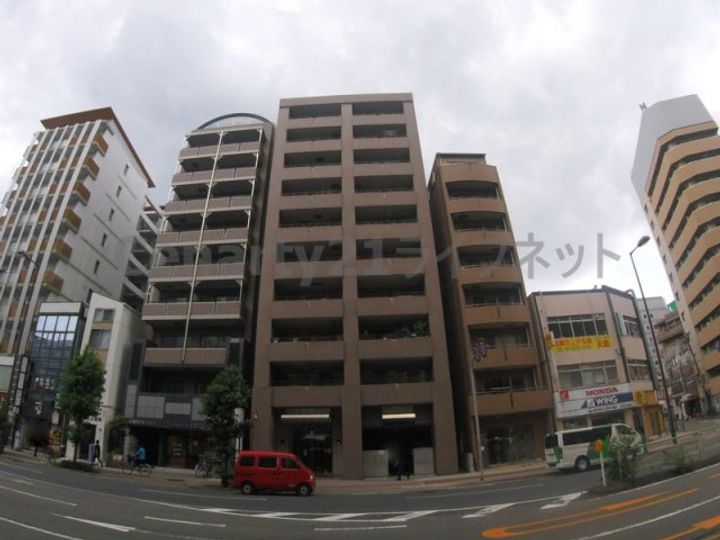 キャピタルライフの外観