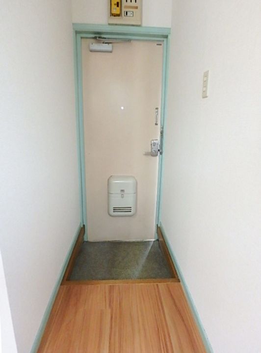 杉本ハイツの玄関