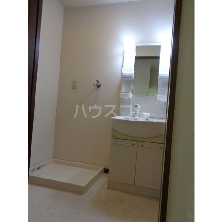 秀島ビルCrastina108の内装