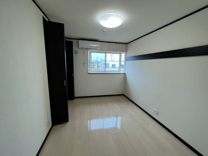 コンフォール・トミタの居間