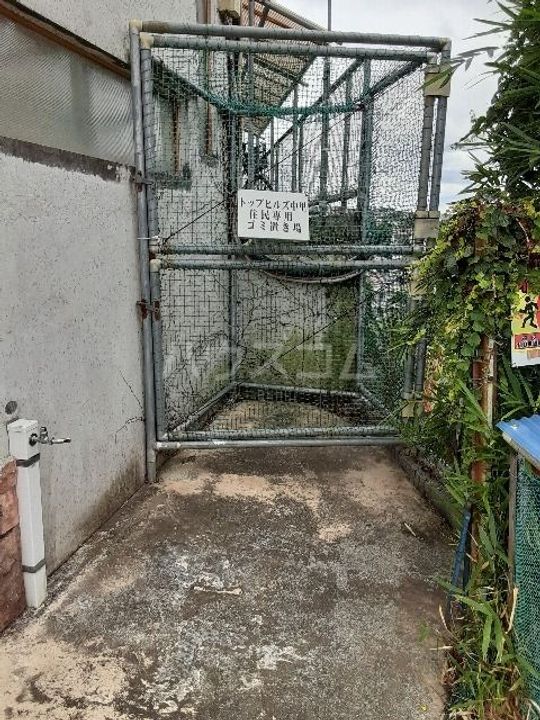 トップヒルズ中里の地図