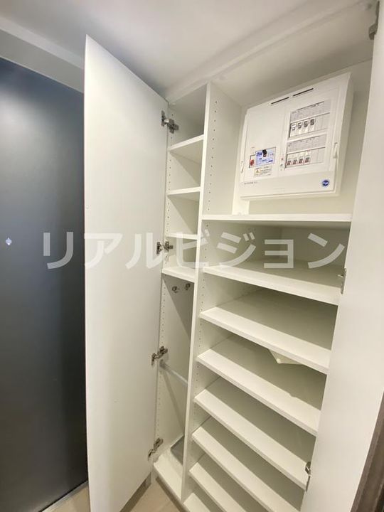 レフィールオーブ代々木の玄関