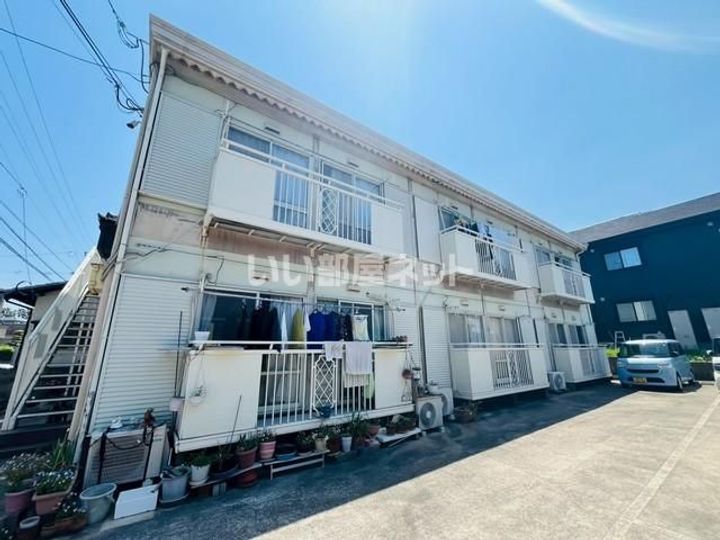 ファミールコートの外観