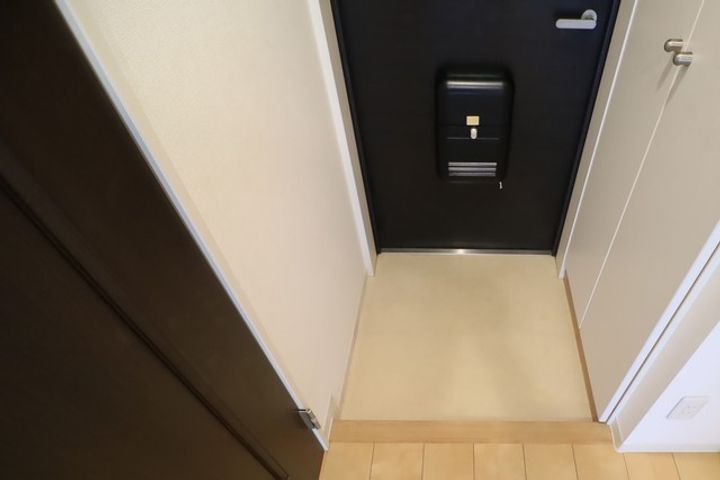 ラフィネ(舟入中町)の玄関