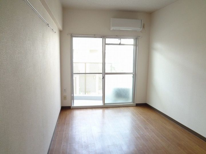 ドリカム・オカダの居間