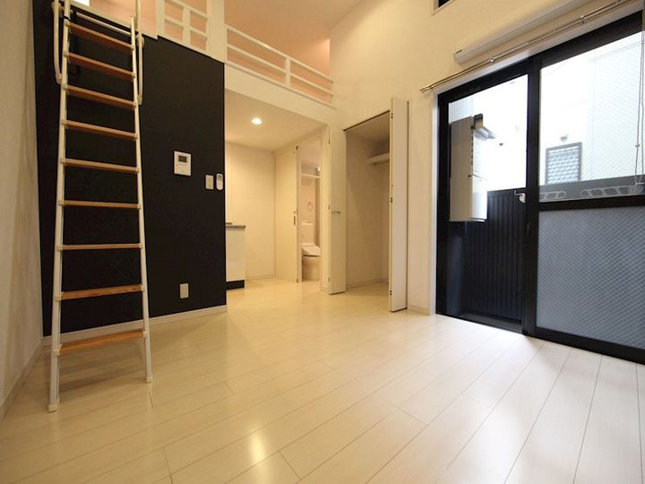 Lucie鳴海(ルシエ鳴海)の居間