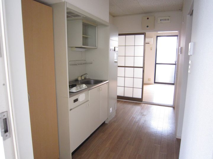 アネックス大和の玄関