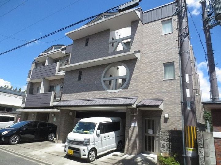 アクエルド御所北の外観