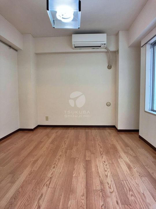 北川神楽坂マンションの居間