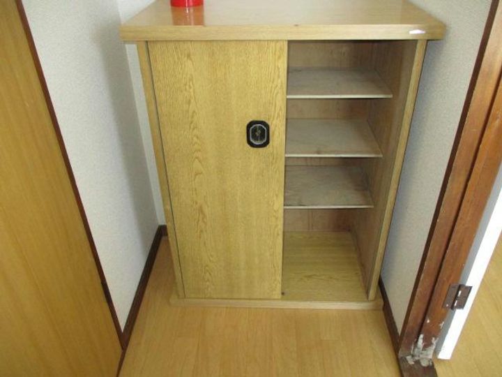イズミハイツの玄関