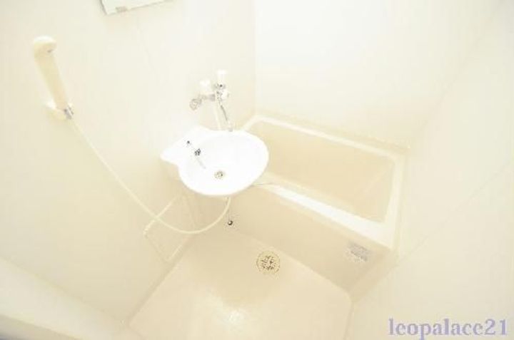 レオパレスコーワ21の風呂
