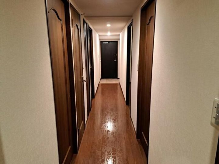 ライオンズマンション乃木坂の玄関