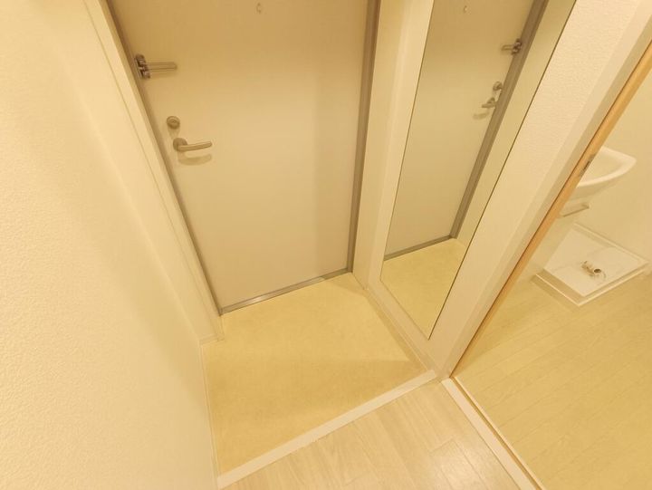 フェリーチェ光町の玄関