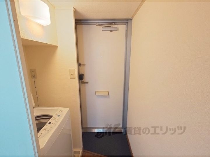 レオパレスラコルトの玄関