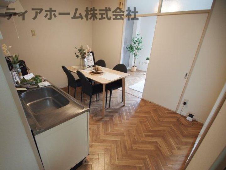奈良県香芝市逢坂2(マンション)の賃貸物件の居間