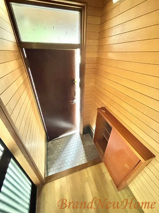 大阪府堺市西区上野芝向ヶ丘町5(一戸建)の賃貸物件の玄関