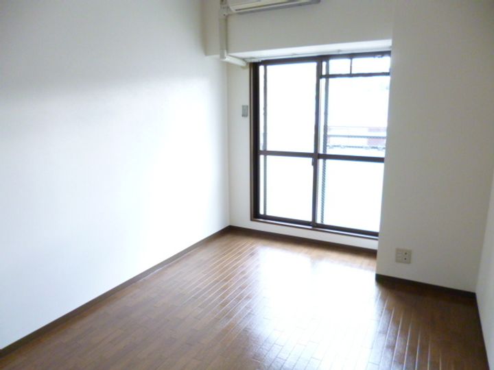 ローズコーポ新大阪8の内装