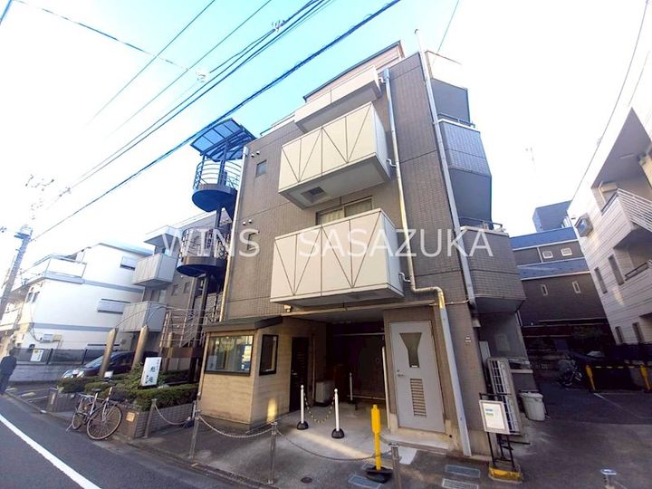 東京都中野区中央2(マンション)の賃貸物件の外観