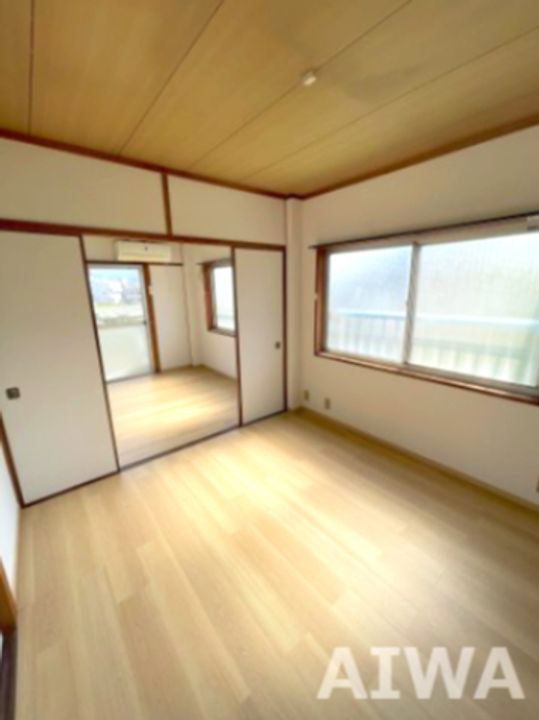 パールハイツの居間