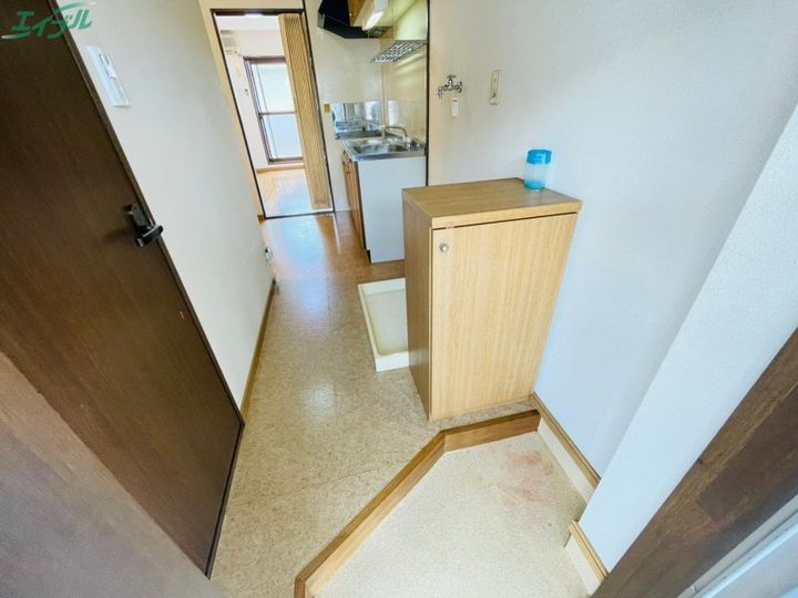 フレイグランス山口の玄関