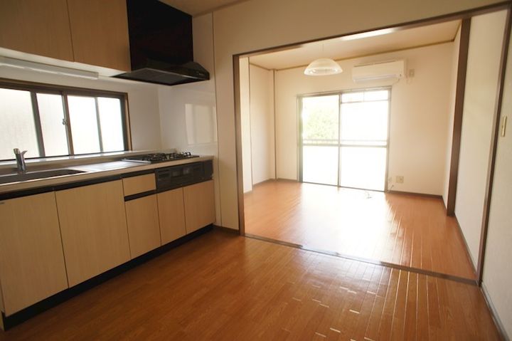 藤永ビルの居間