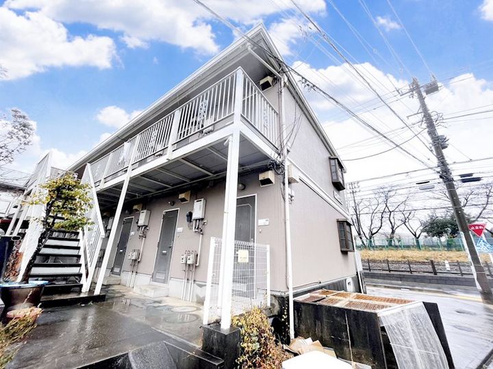 神奈川県藤沢市亀井野2(アパート)の賃貸物件の外観