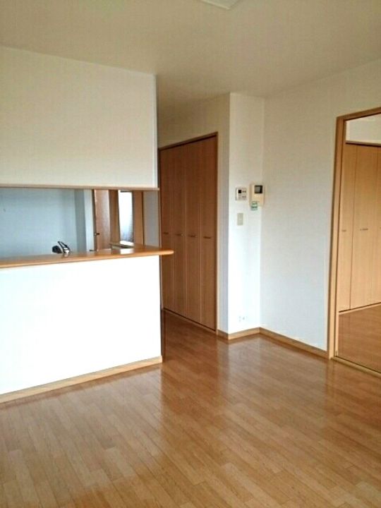 三重県四日市市小杉町(マンション)の賃貸物件の居間