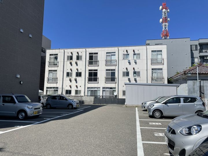 シラクラハイツの外観