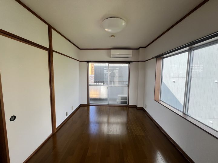 シラクラハイツの居間