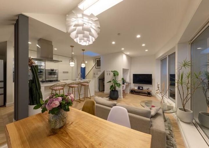 東京都渋谷区上原2(一戸建)の賃貸物件の居間