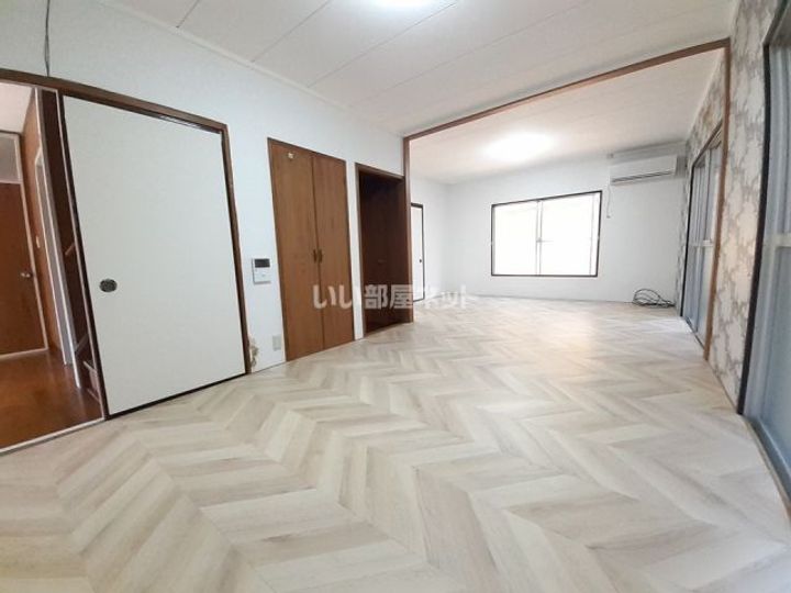 三重県名張市桔梗が丘5番町(一戸建)の賃貸物件の居間