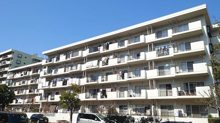 谷津パークタウン20号棟の外観