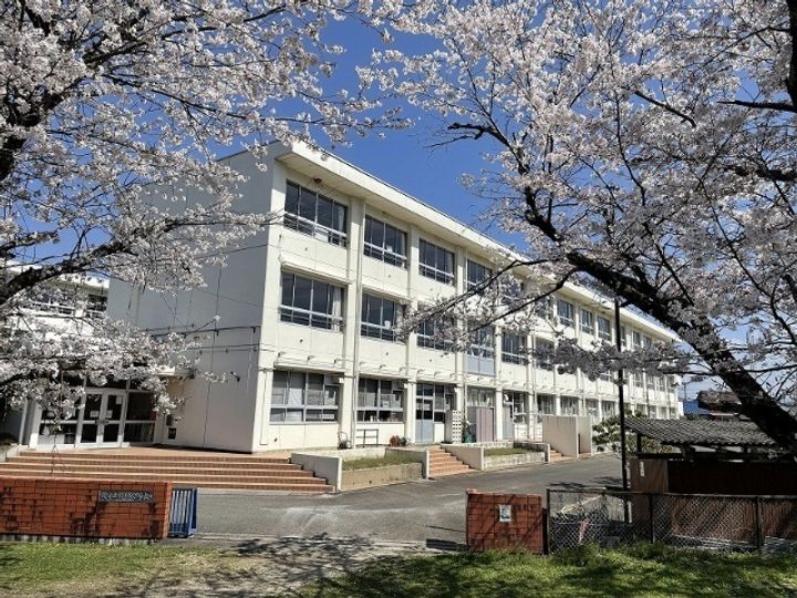 エスペランサ雅の周辺