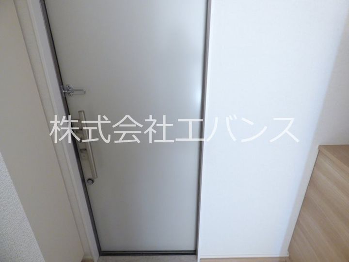 グランディール芝の玄関