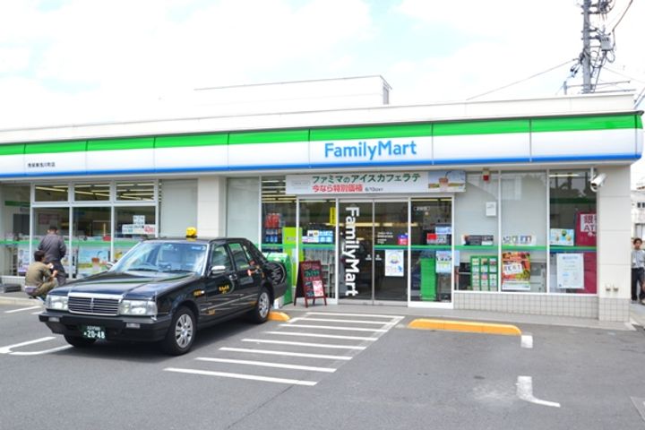 Le chat blancの周辺